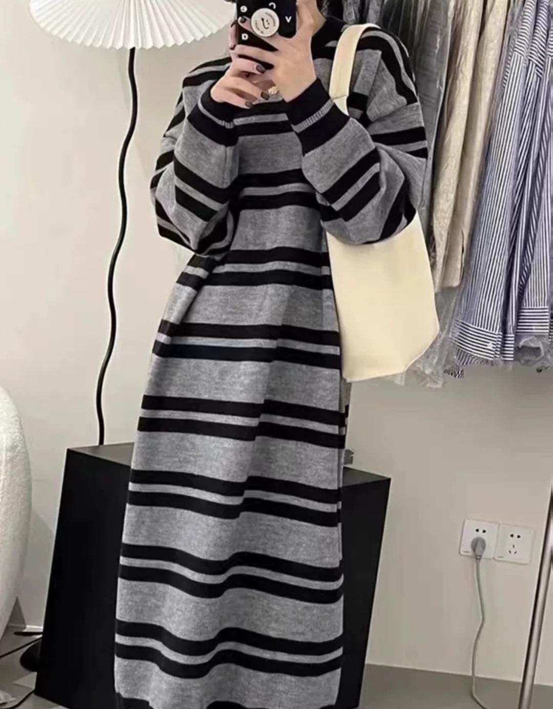 オーバーサイズ長袖ボーダーワンピースニット | 詳細画像4