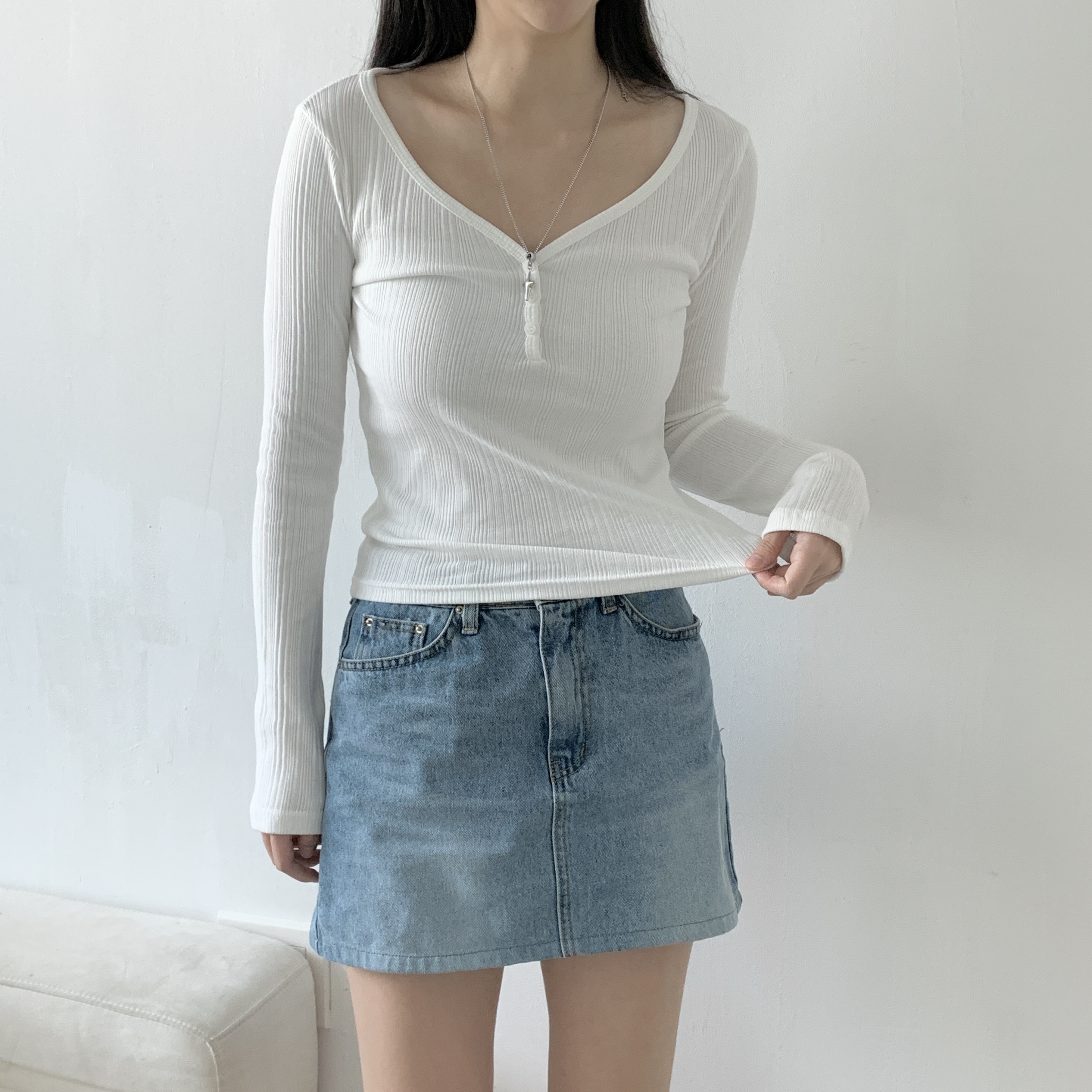 ストレッチボタンVネックスリム長袖Tシャツ | 詳細画像10