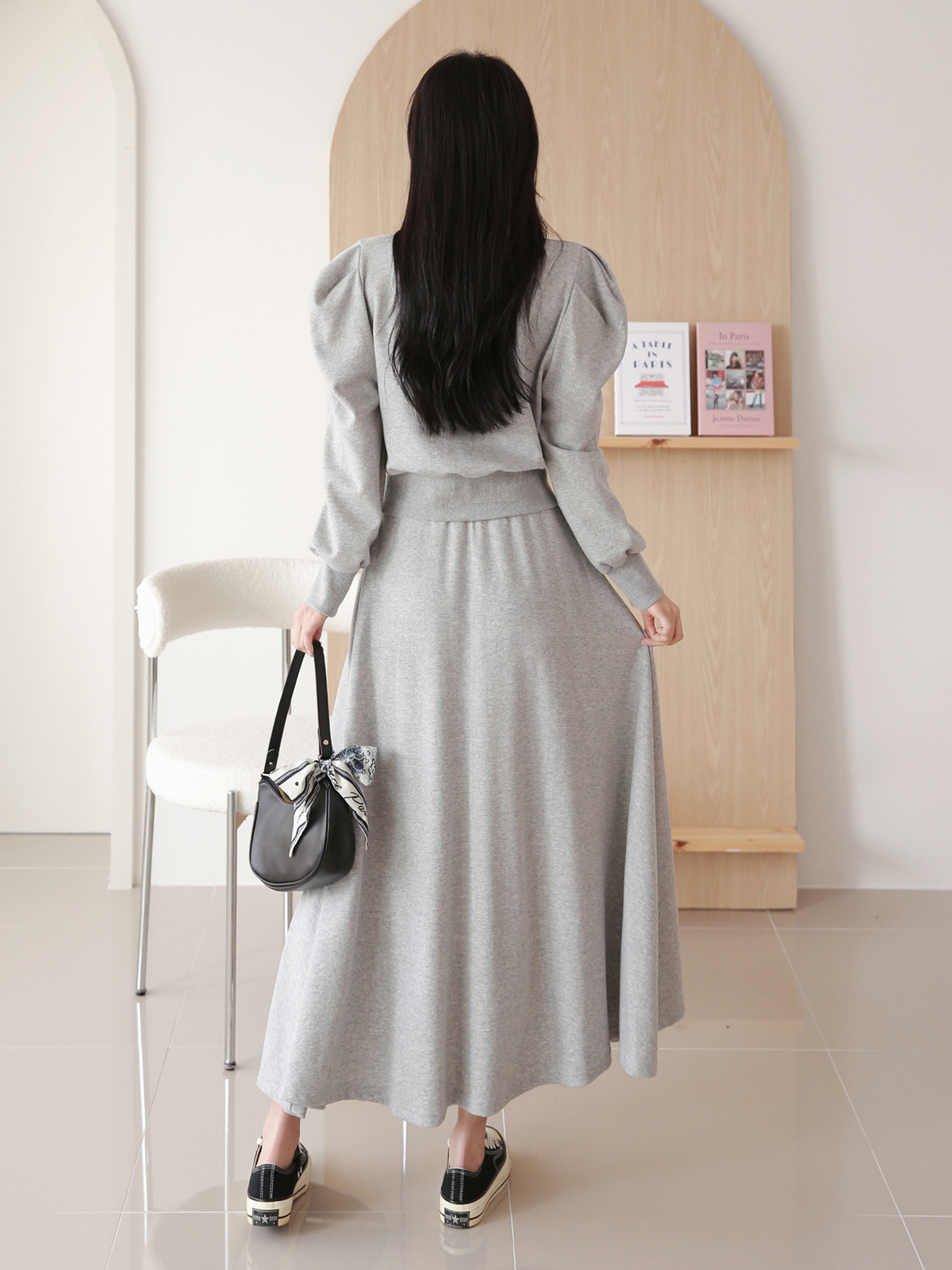 ラウンドネックウエストゴムパフスリーブロング長袖ロゴセットアップスカートTシャツ | 詳細画像4