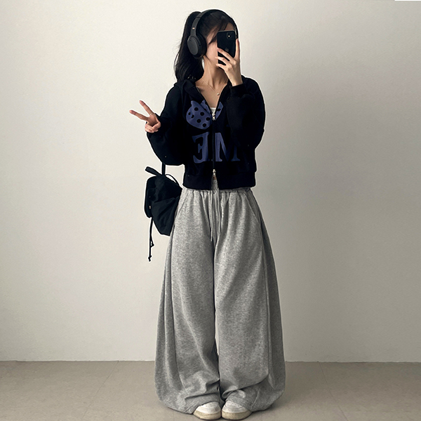 【美品】フォクシー　クロップドパーカー　コットンシルク　ダブルジップ　ロゴ金具 美品】フォクシー クロップドパーカー コットンシルク ダブルジップ