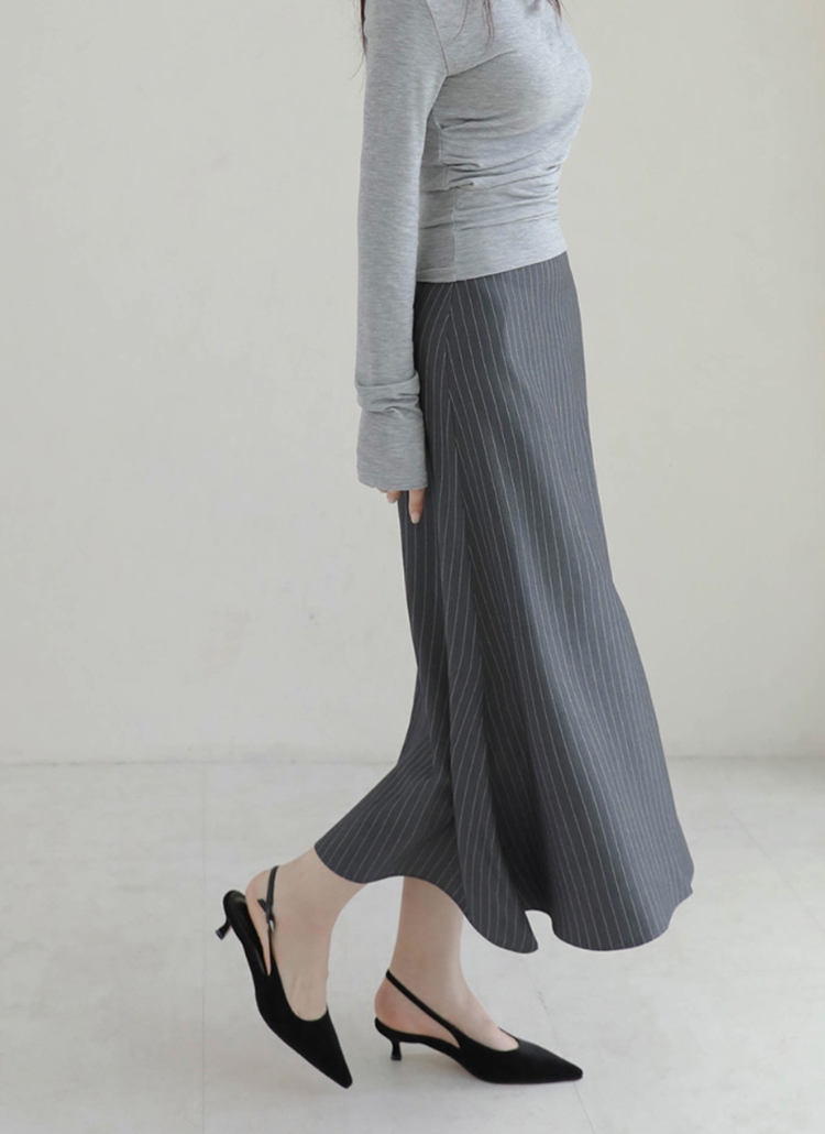 28600円　新品未使用　archivio グレー サイドストライプ スカート ジップアップスリムロングストライプスカート | レディース