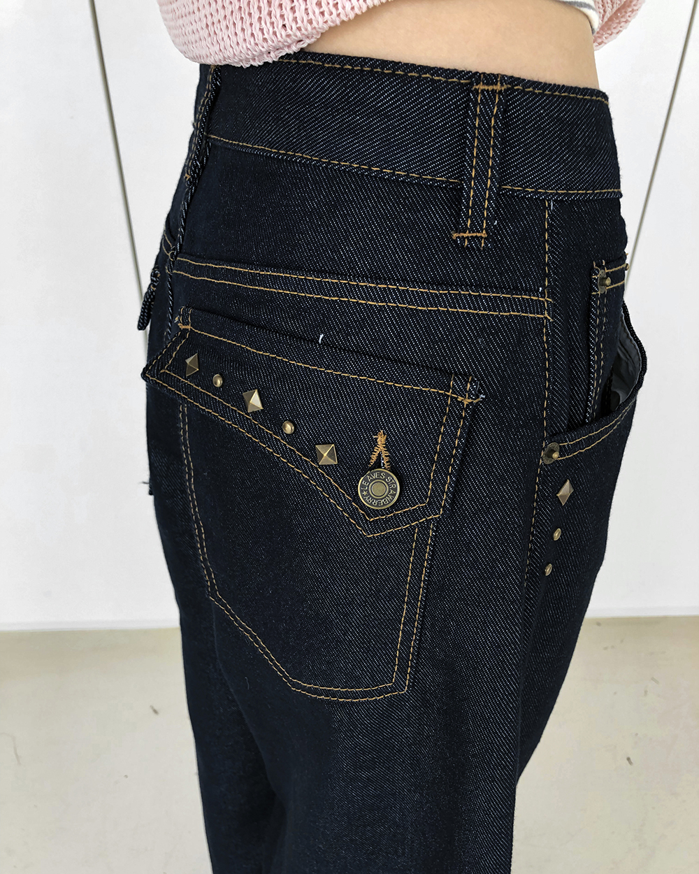 BEEDEN メタルスタッズ セミルーズ デニムパンツ ブラック スタッズ スタッズポケットデニムパンツ | レディースファッション通販 - DHOLIC