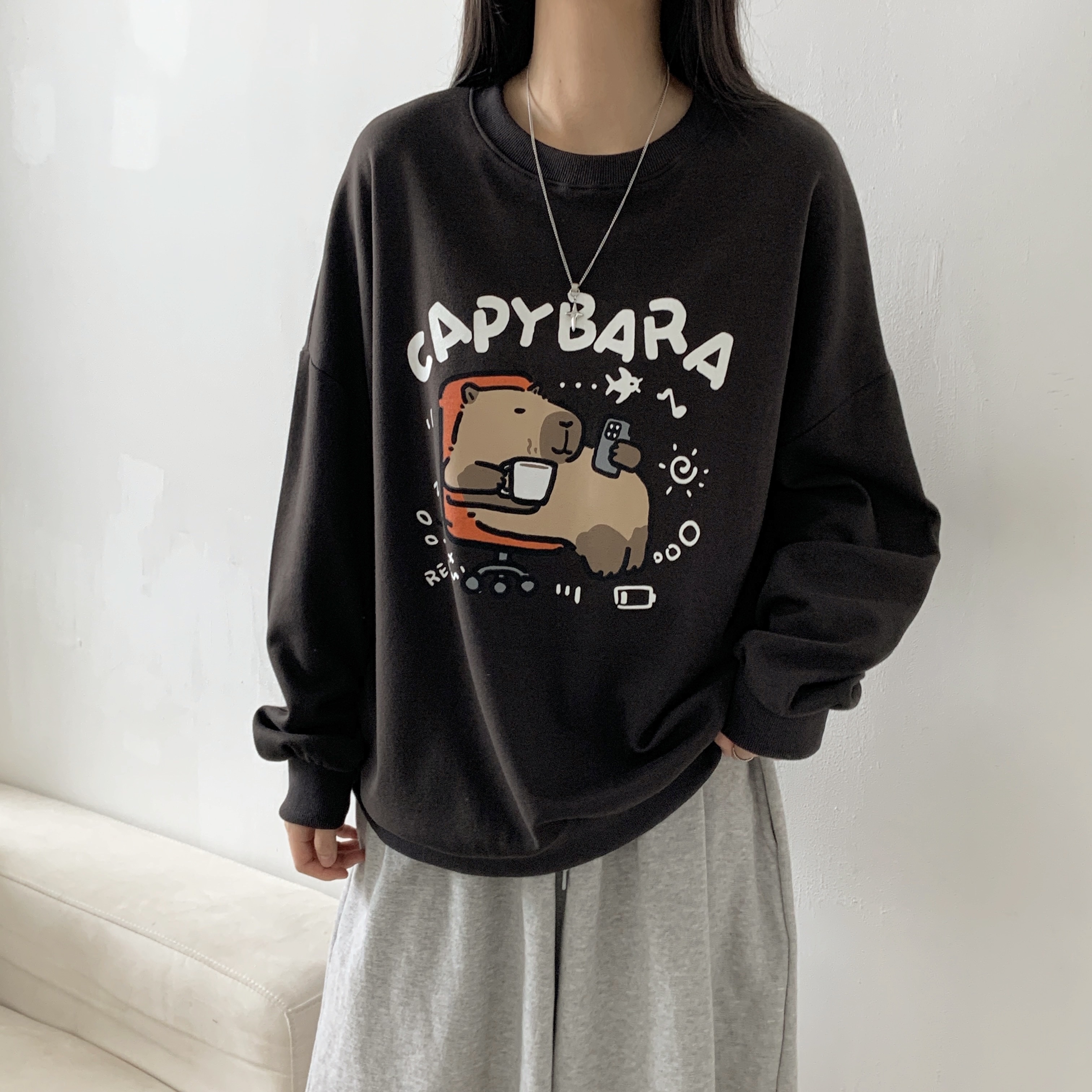 ラウンドネックボクシー長袖プリントスウェット | 詳細画像2