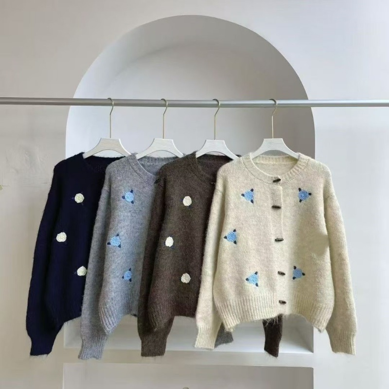 ウール混ラウンドネックトグルボタン刺繍花柄カーディガン | 詳細画像3