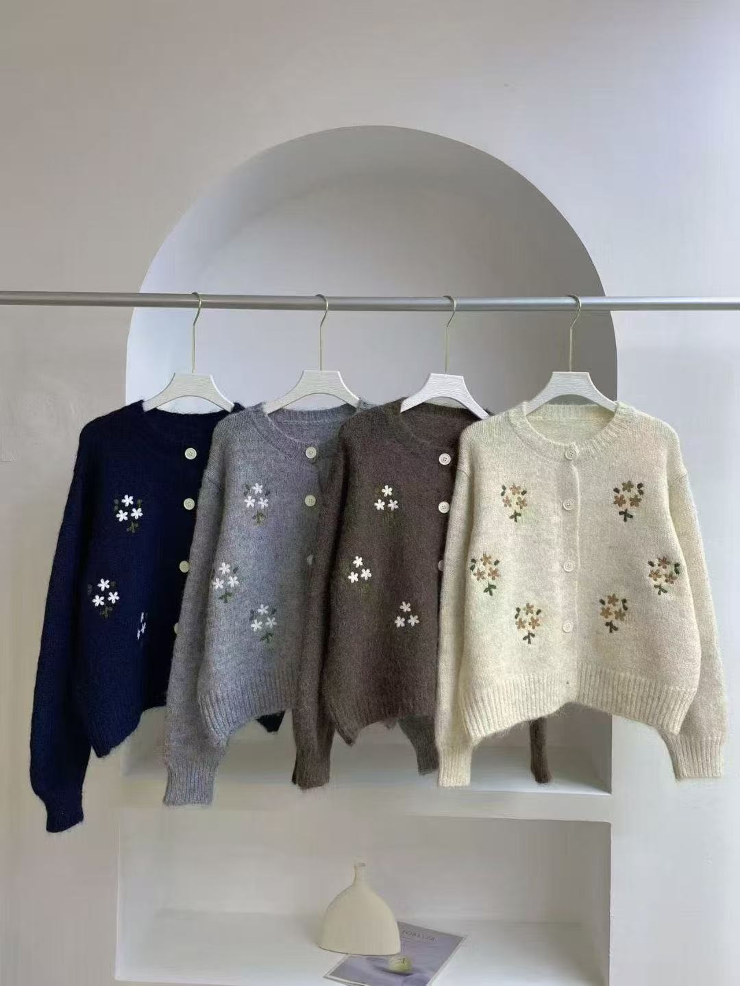 ボタンラウンドネック長袖刺繍花柄カーディガン | 詳細画像2