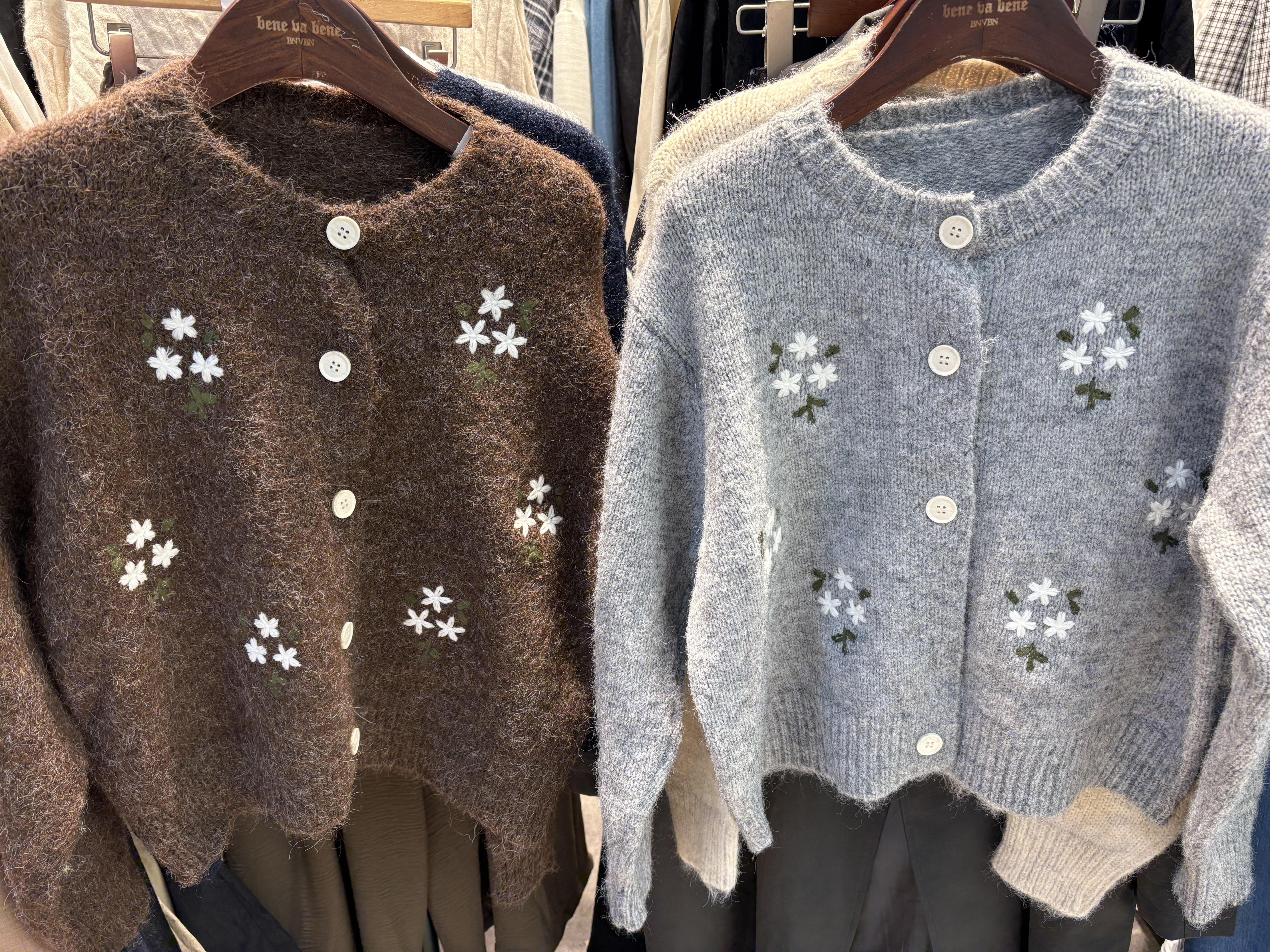 ボタンラウンドネック長袖刺繍花柄カーディガン | 詳細画像9