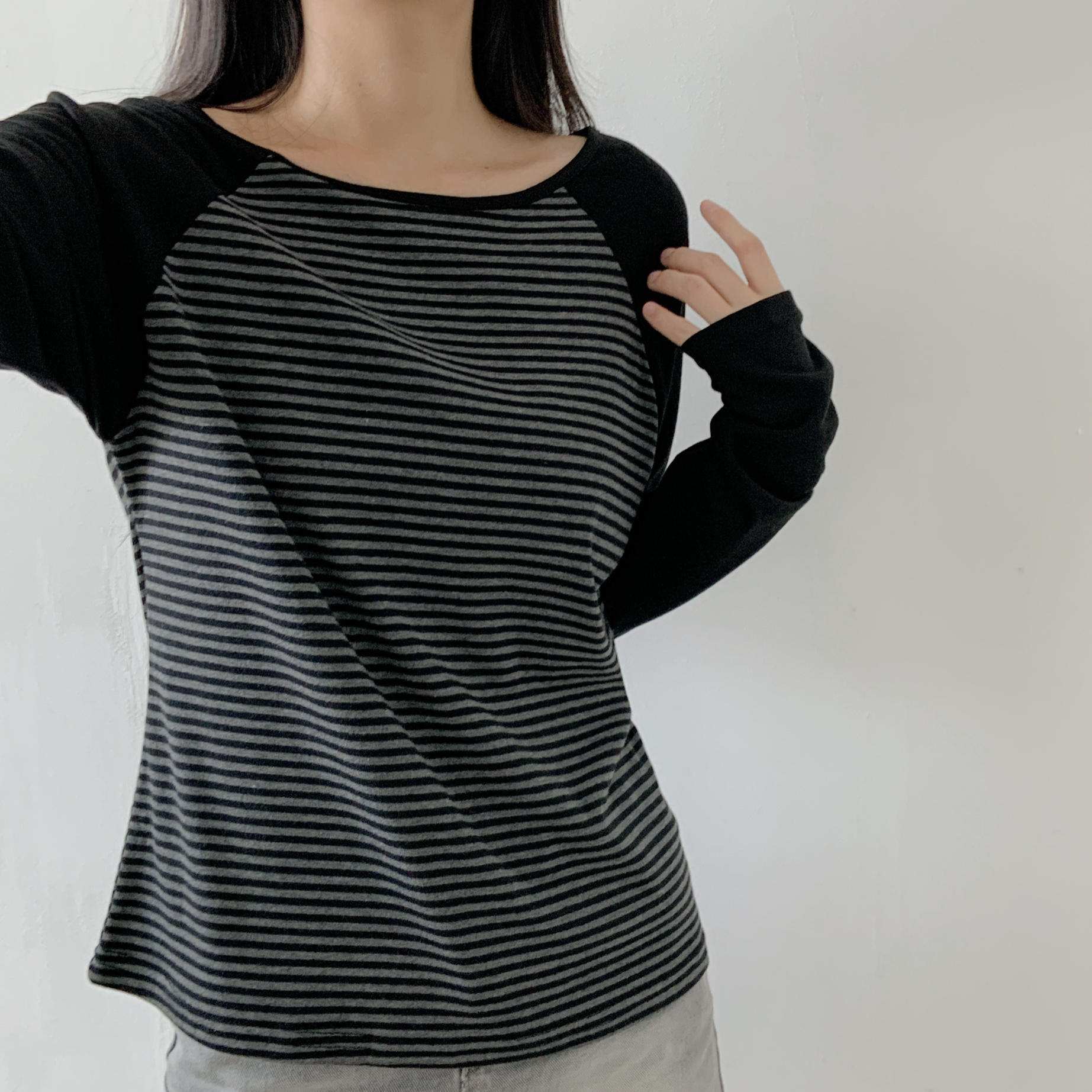 ラウンドネック長袖ボーダー配色Tシャツ | 詳細画像3