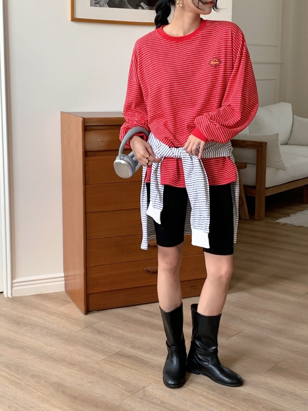 ラウンドネックボクシールーズ長袖刺繍ロゴTシャツ | 詳細画像8