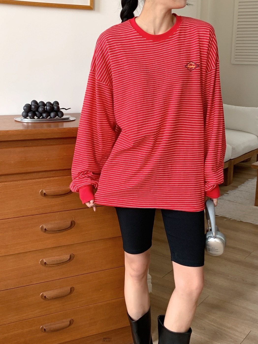 ラウンドネックボクシールーズ長袖刺繍ロゴTシャツ | 詳細画像14
