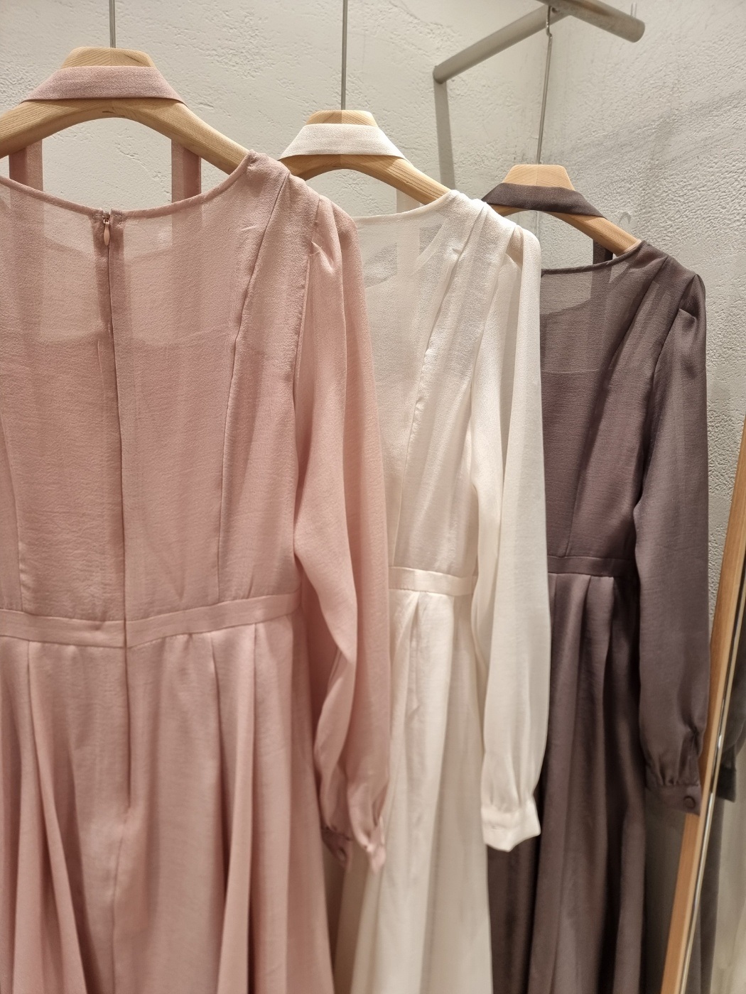 シフォンシースルーストラップラウンドネックフレアワンピース | 詳細画像20