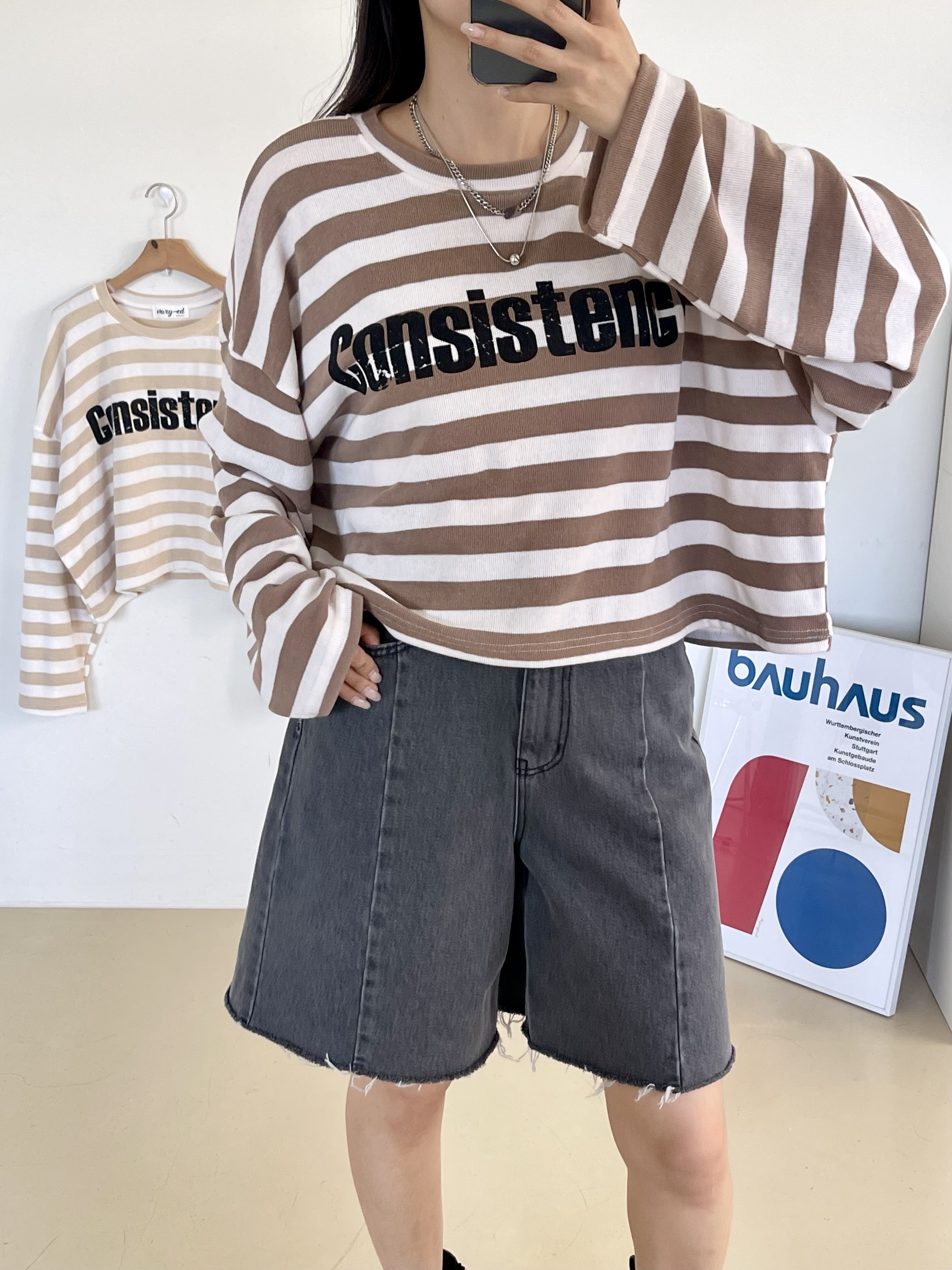 ラウンドネッククロップド長袖ロゴボーダーTシャツ | 詳細画像7