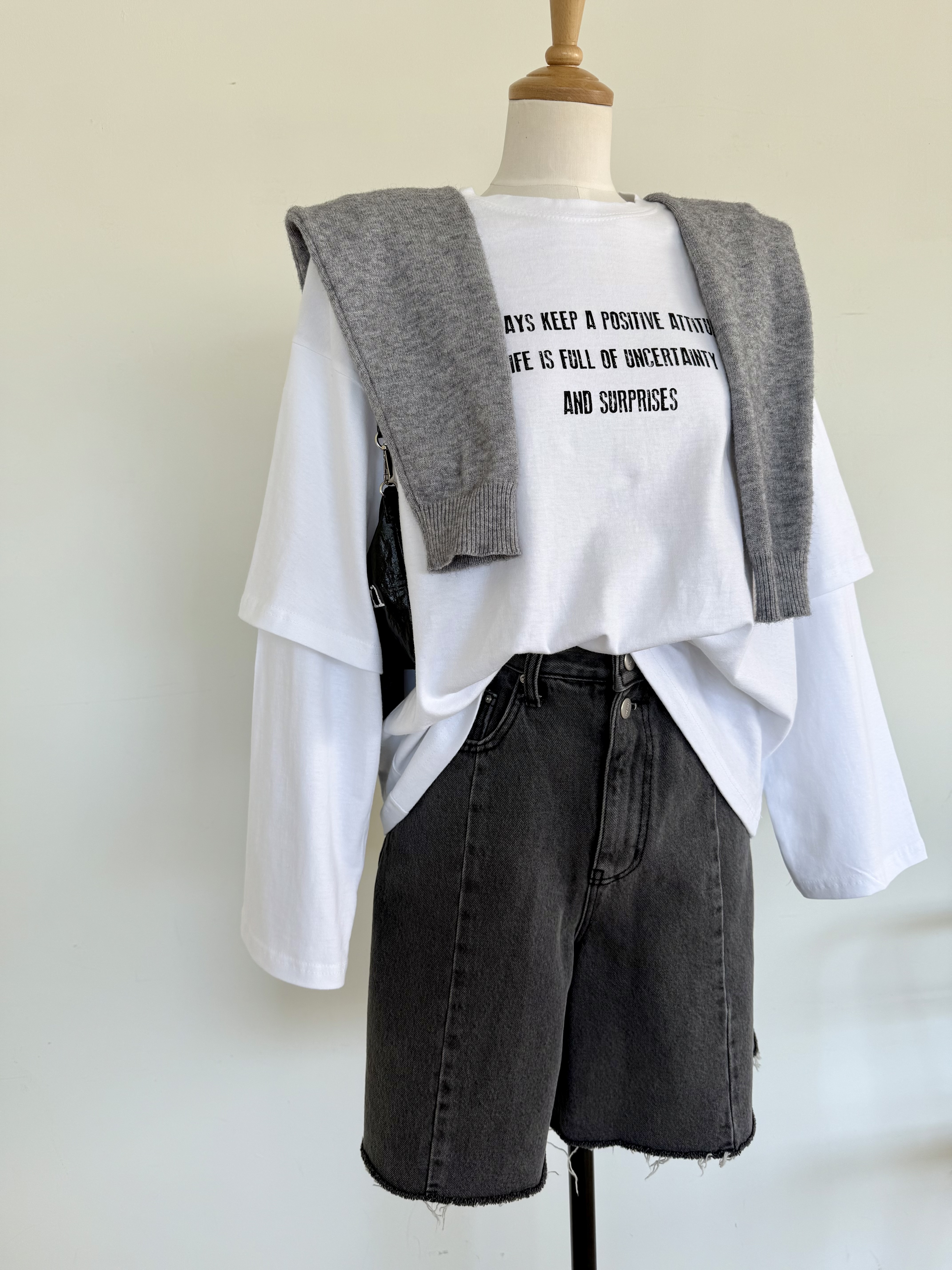 ラウンドネックレイヤード風長袖ロゴTシャツ | 詳細画像9