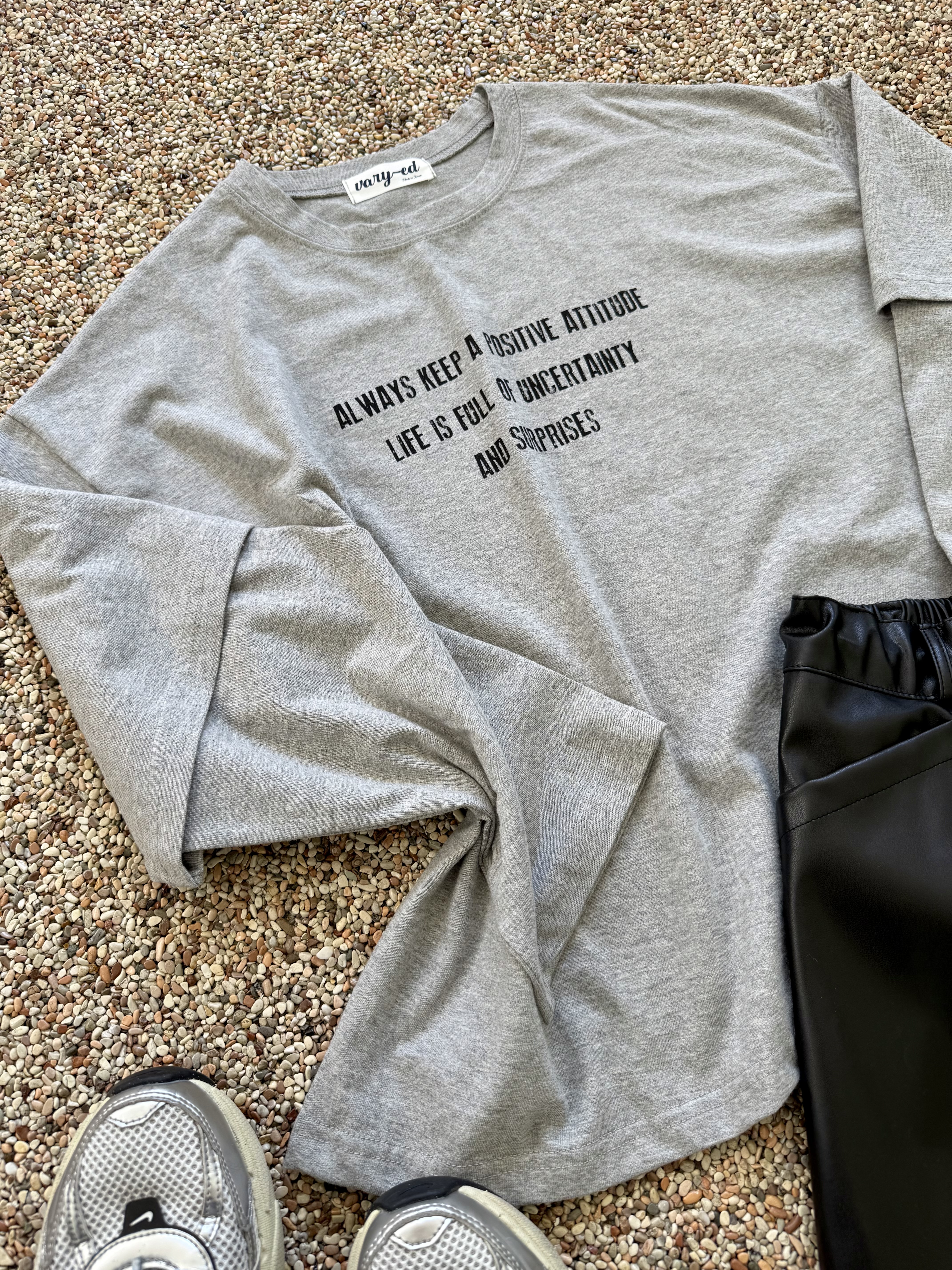 ラウンドネックレイヤード風長袖ロゴTシャツ | 詳細画像18