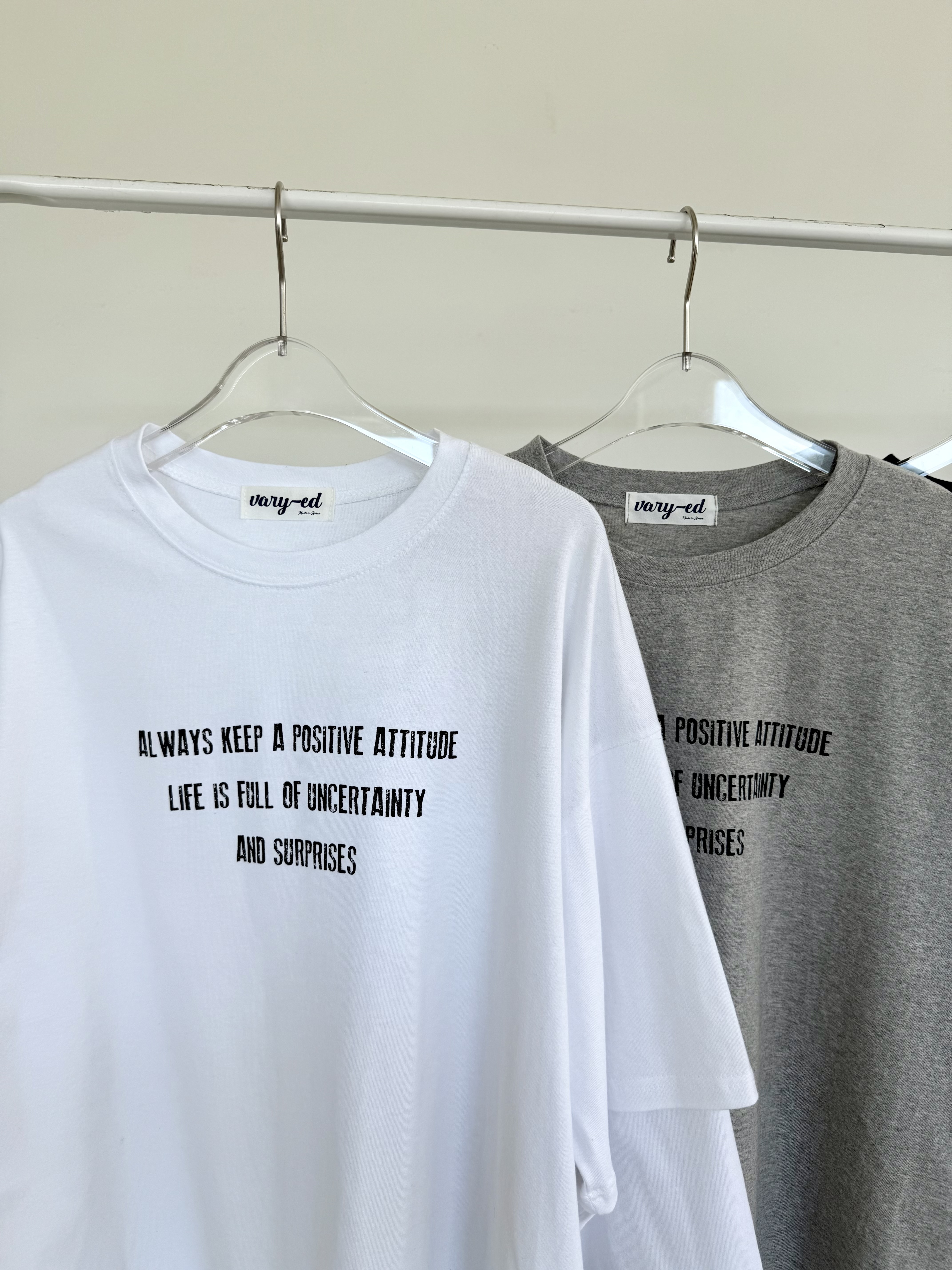 ラウンドネックレイヤード風長袖ロゴTシャツ | 詳細画像11