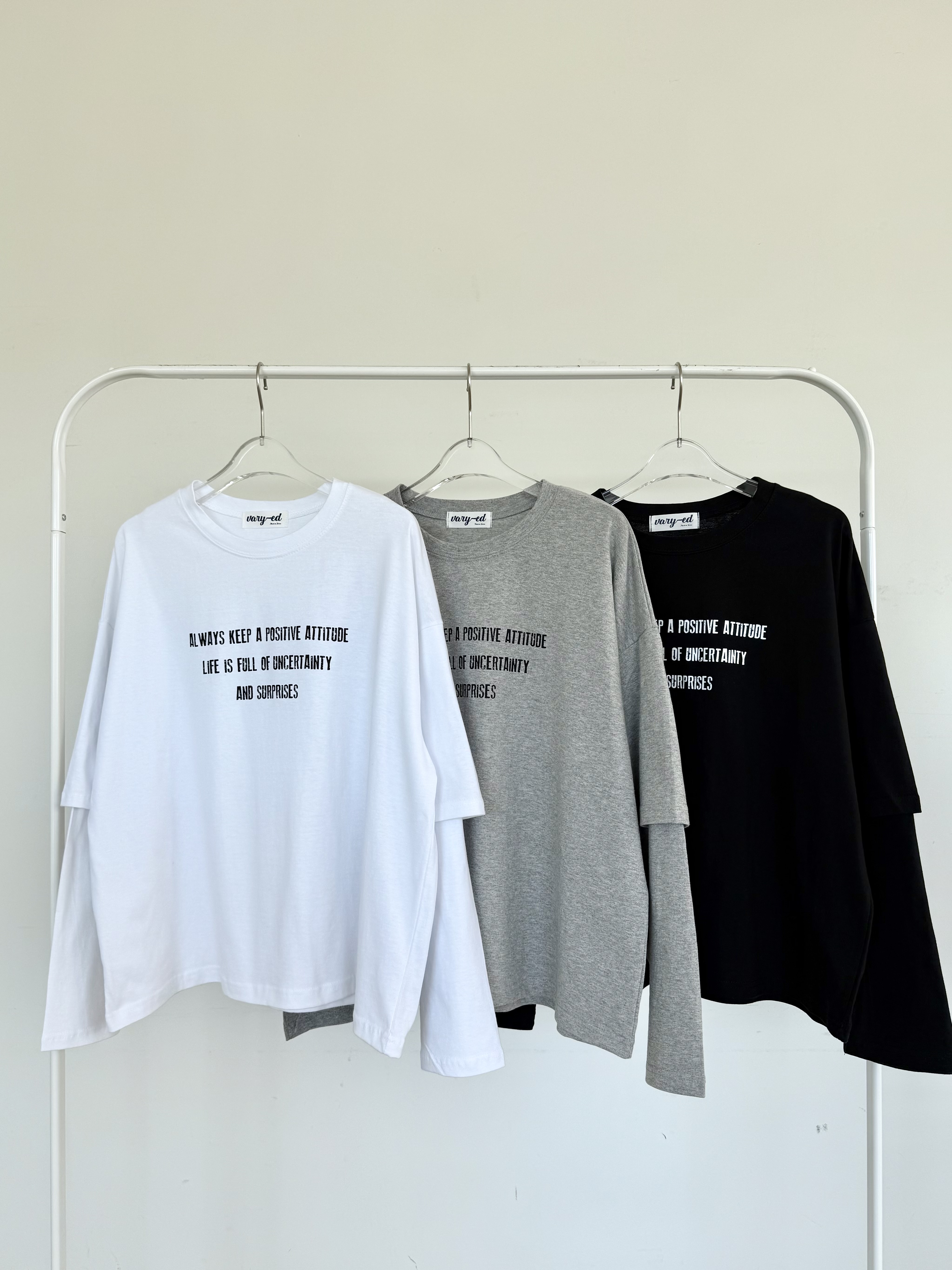 ラウンドネックレイヤード風長袖ロゴTシャツ | 詳細画像21