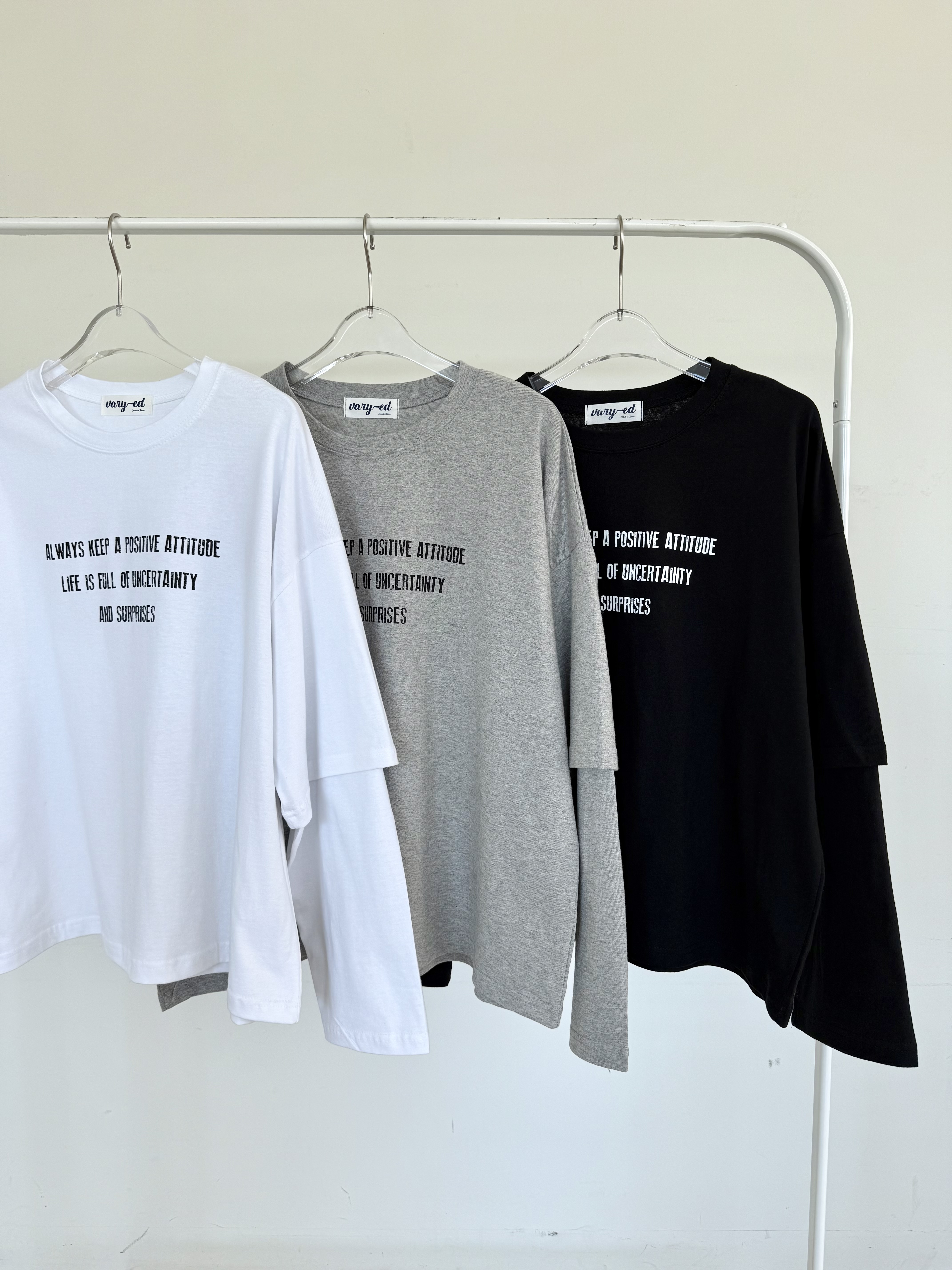 ラウンドネックレイヤード風長袖ロゴTシャツ | 詳細画像20