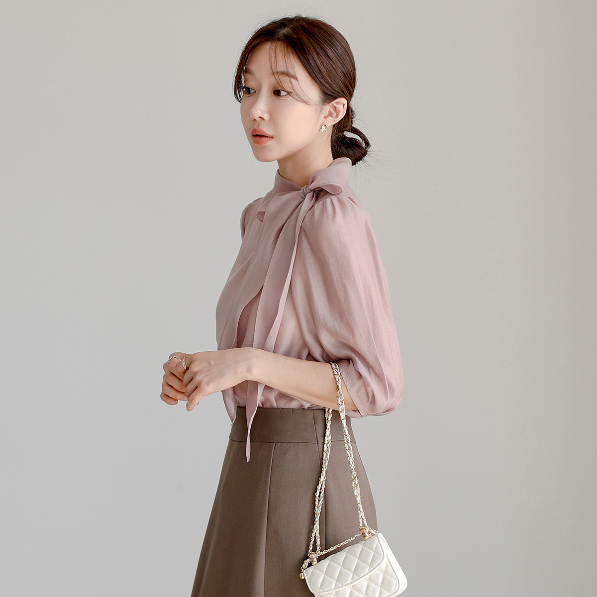 ボウタイハーフネック7分袖カラーブラウス | レディースファッション