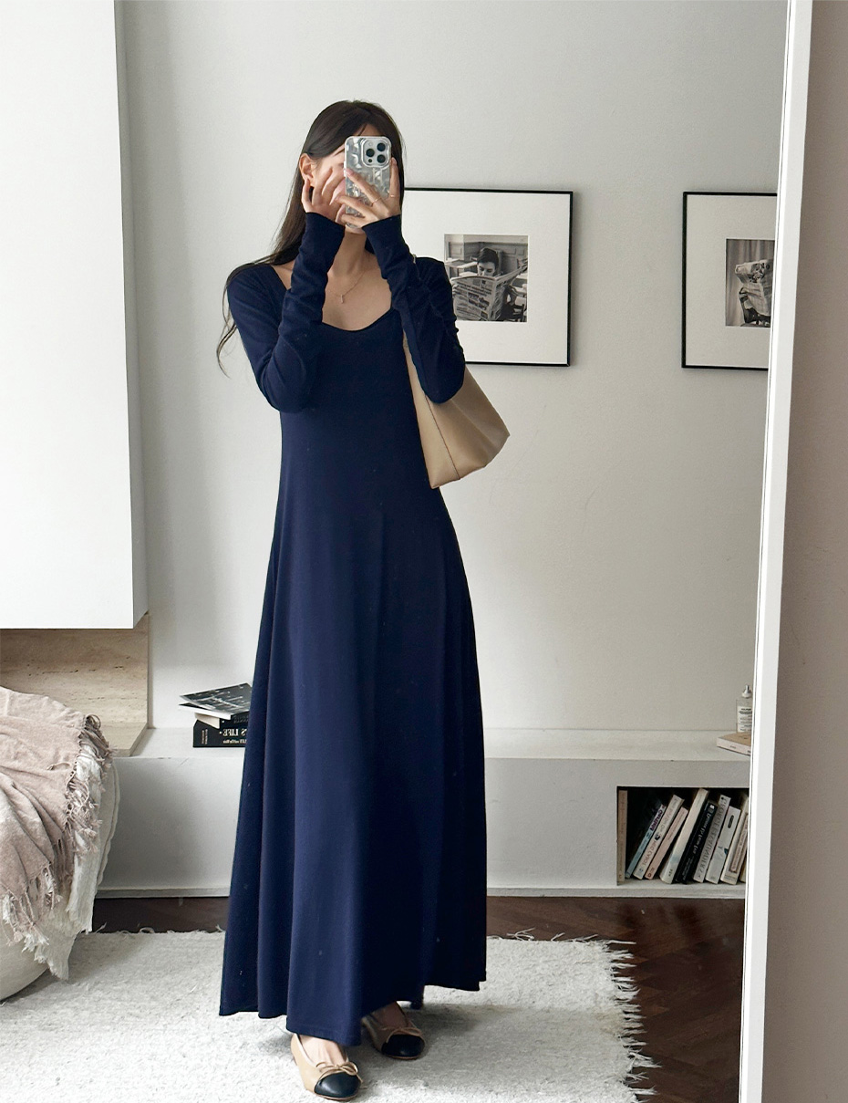 EIGHT DAYS A WEE 無地 スクェアネック フレア/Aライン 袖なしロング