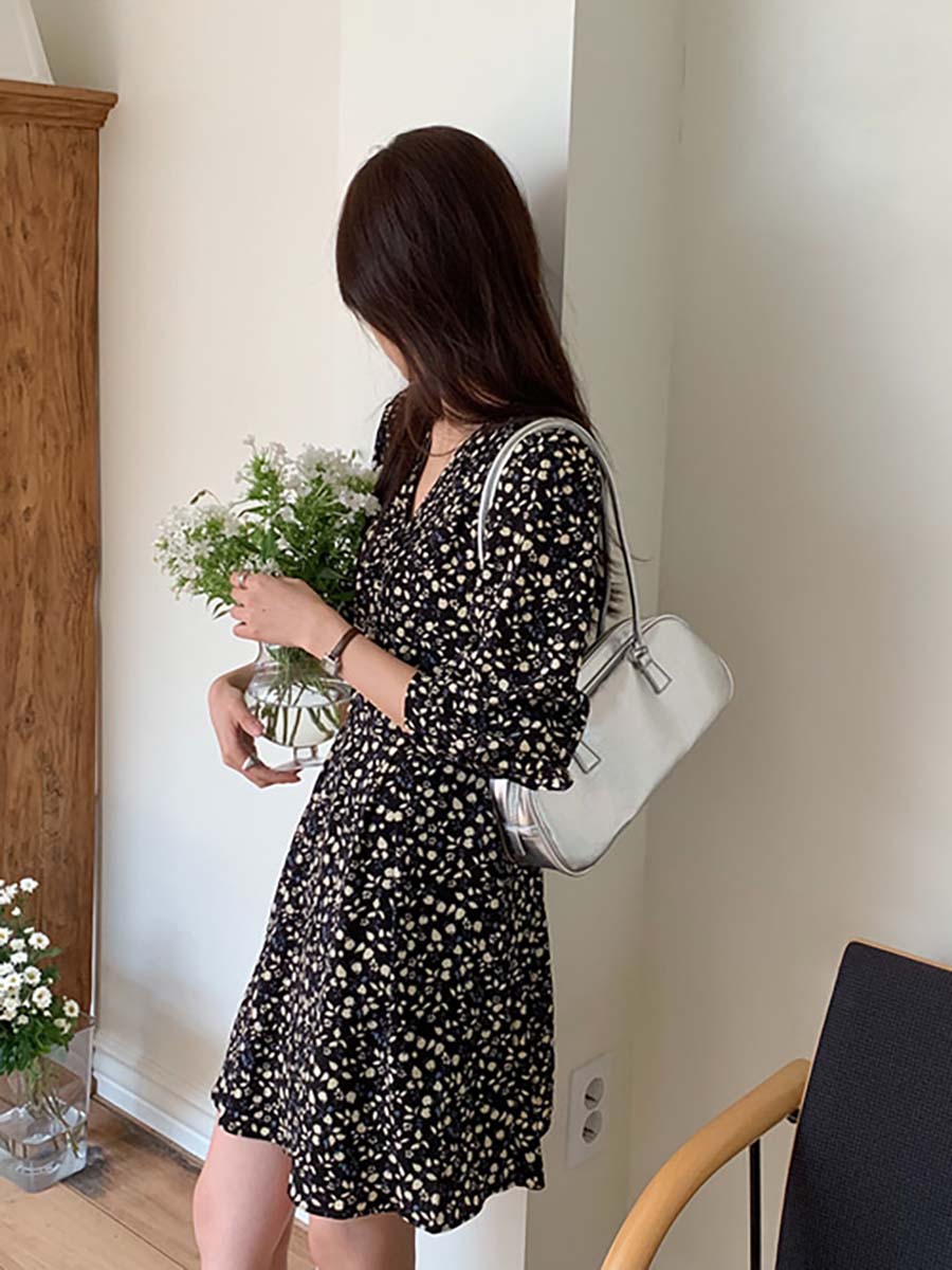 Vネックフレア花柄ワンピース | レディースファッション通販