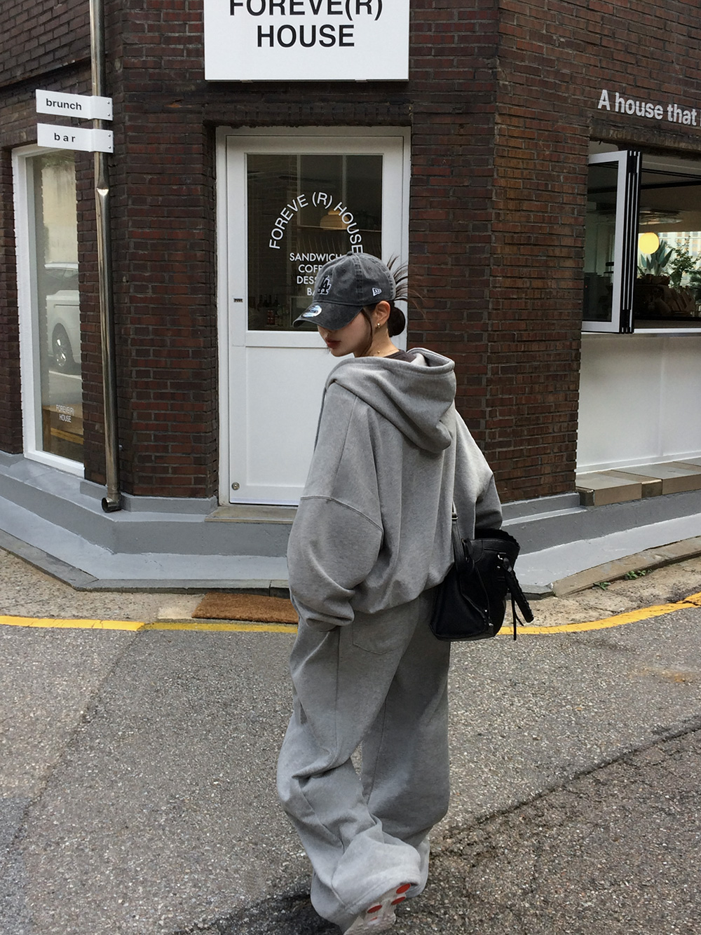 FOXEY フード付き ブラックパーカー　ダブルジッパー　38 フォクシー ニットパーカー カシミヤ フレア ダブルジップ ロゴ