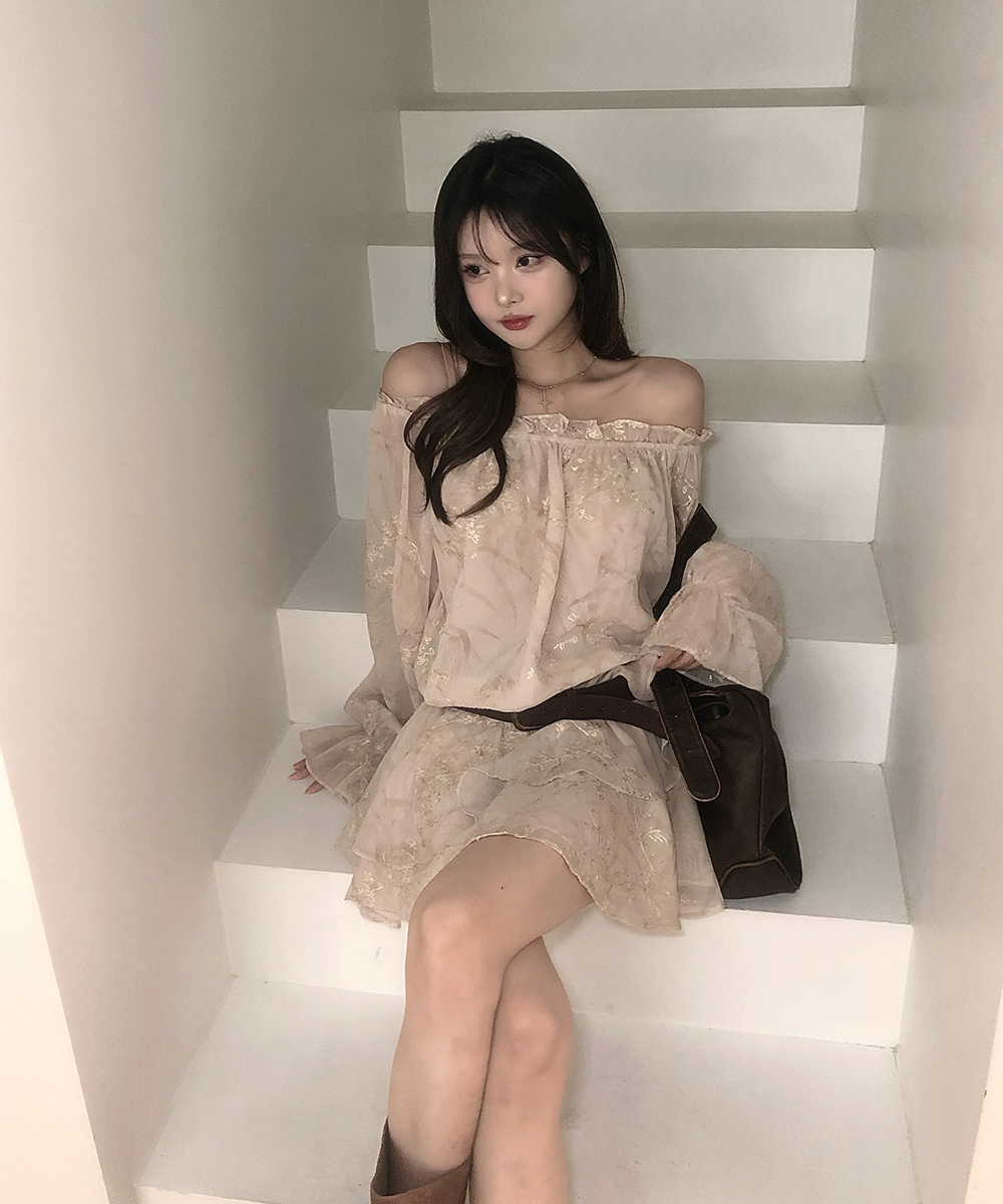 シフォン オフショルダー ミニワンピース ベージュ ベルト付シフォンオフショルダーティアードミニワンピース
