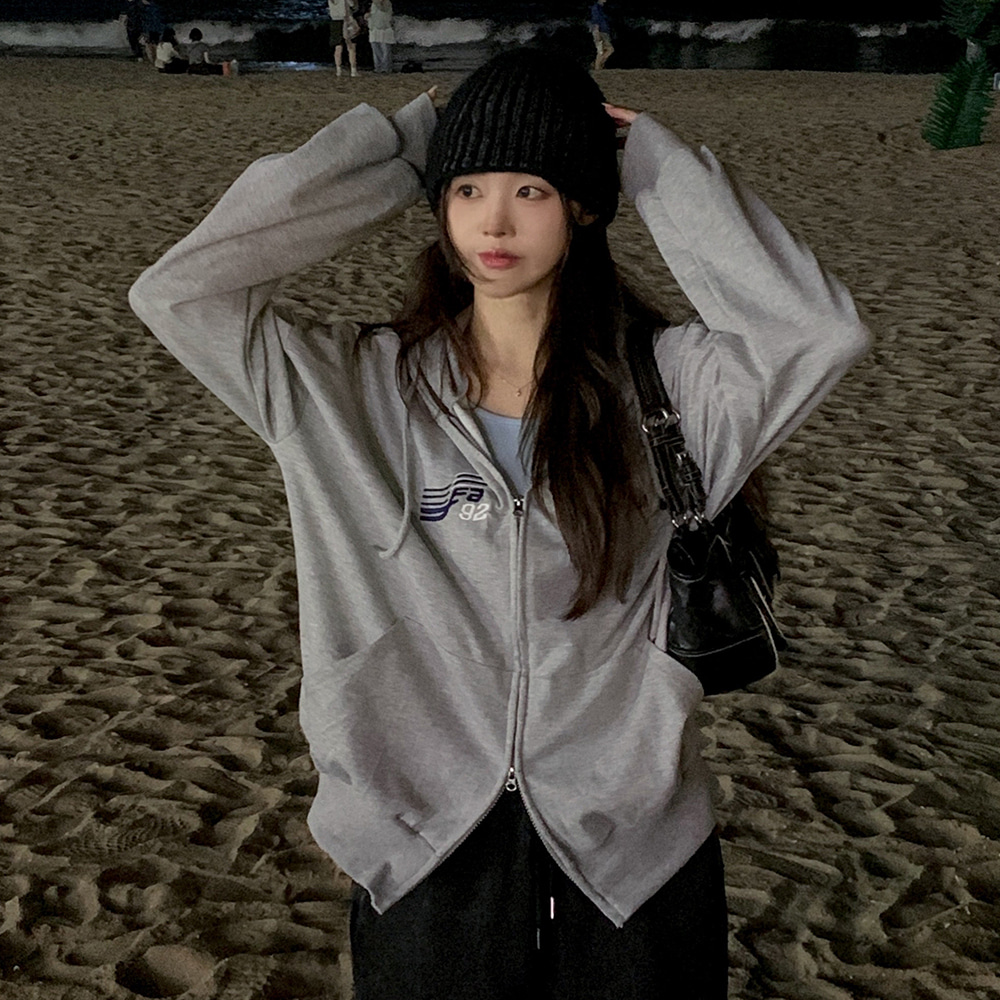 ルーズダブルジップフードレタリング刺繍ジップパーカー