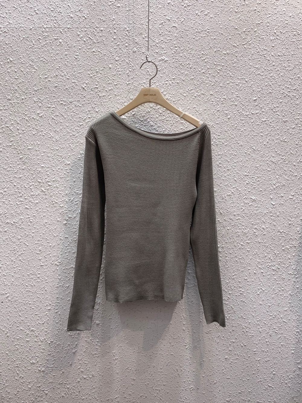 リブワンショルダーアンバランスネックスリム長袖ニット | 詳細画像18
