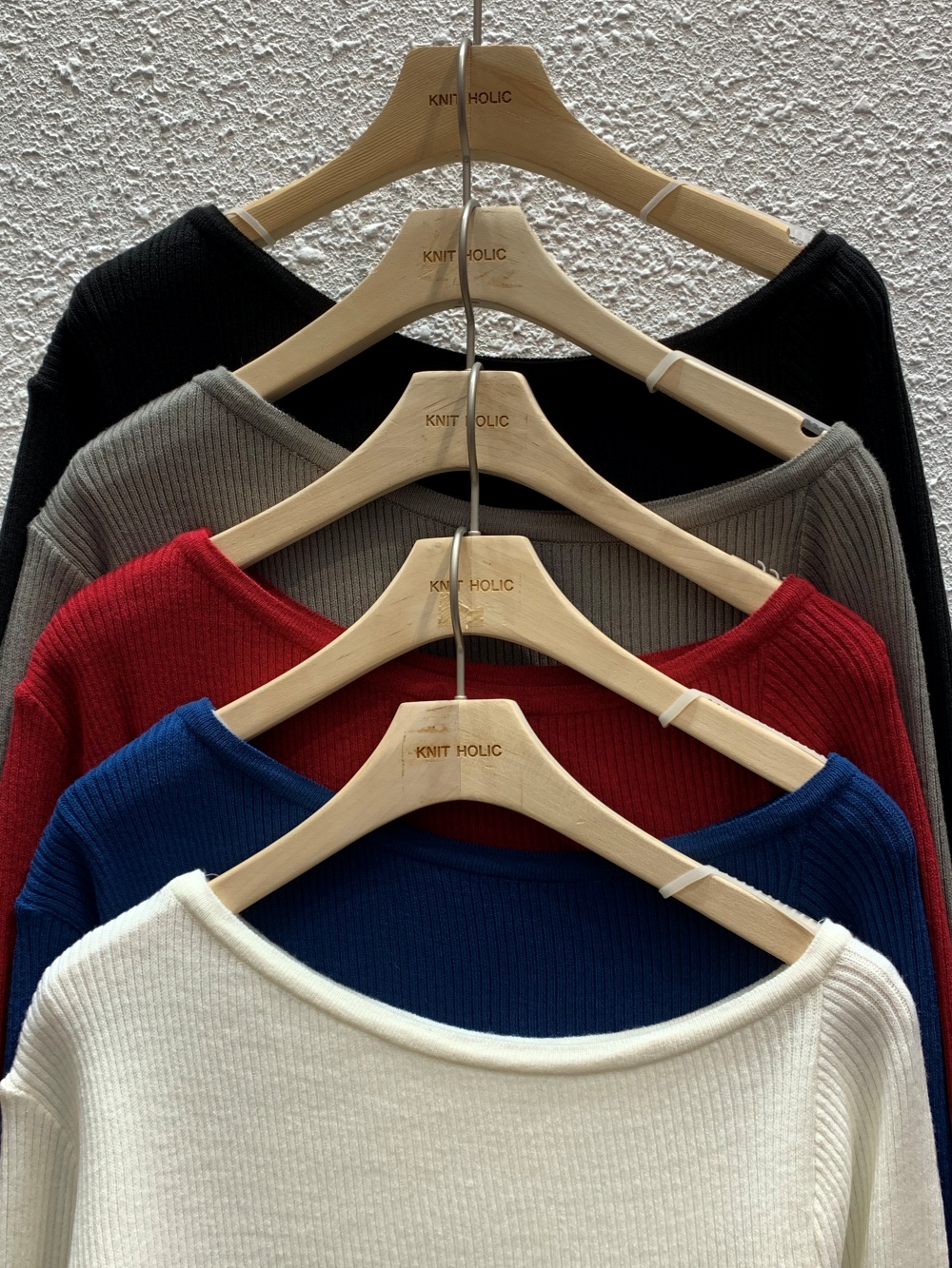 リブワンショルダーアンバランスネックスリム長袖ニット | 詳細画像20