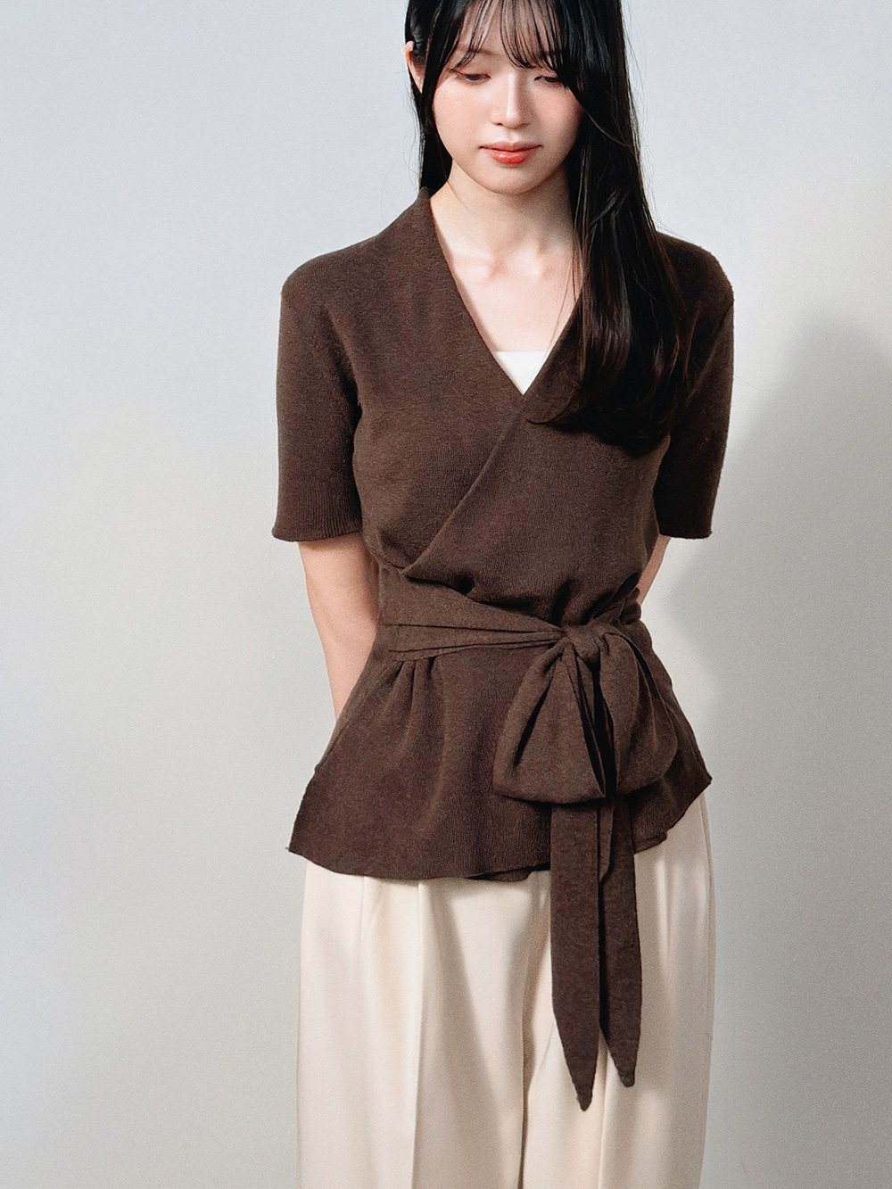 ストラップ付Vネックニット | 詳細画像2