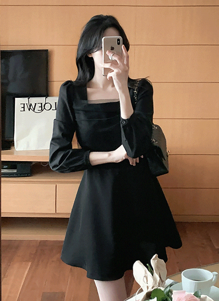 シフォンスクエアネックギャザーバックストラップワンピース