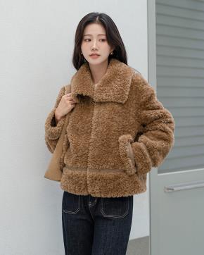 ゴールドボタンフェイクムートンファージャケット | レディース