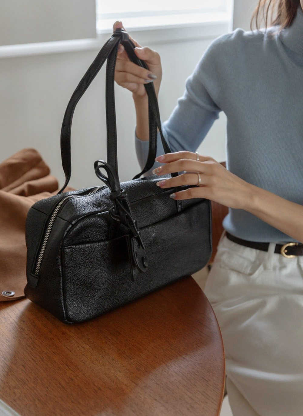 ストラップ付レザー調長方形トートバッグ | DHOLIC | 詳細画像2