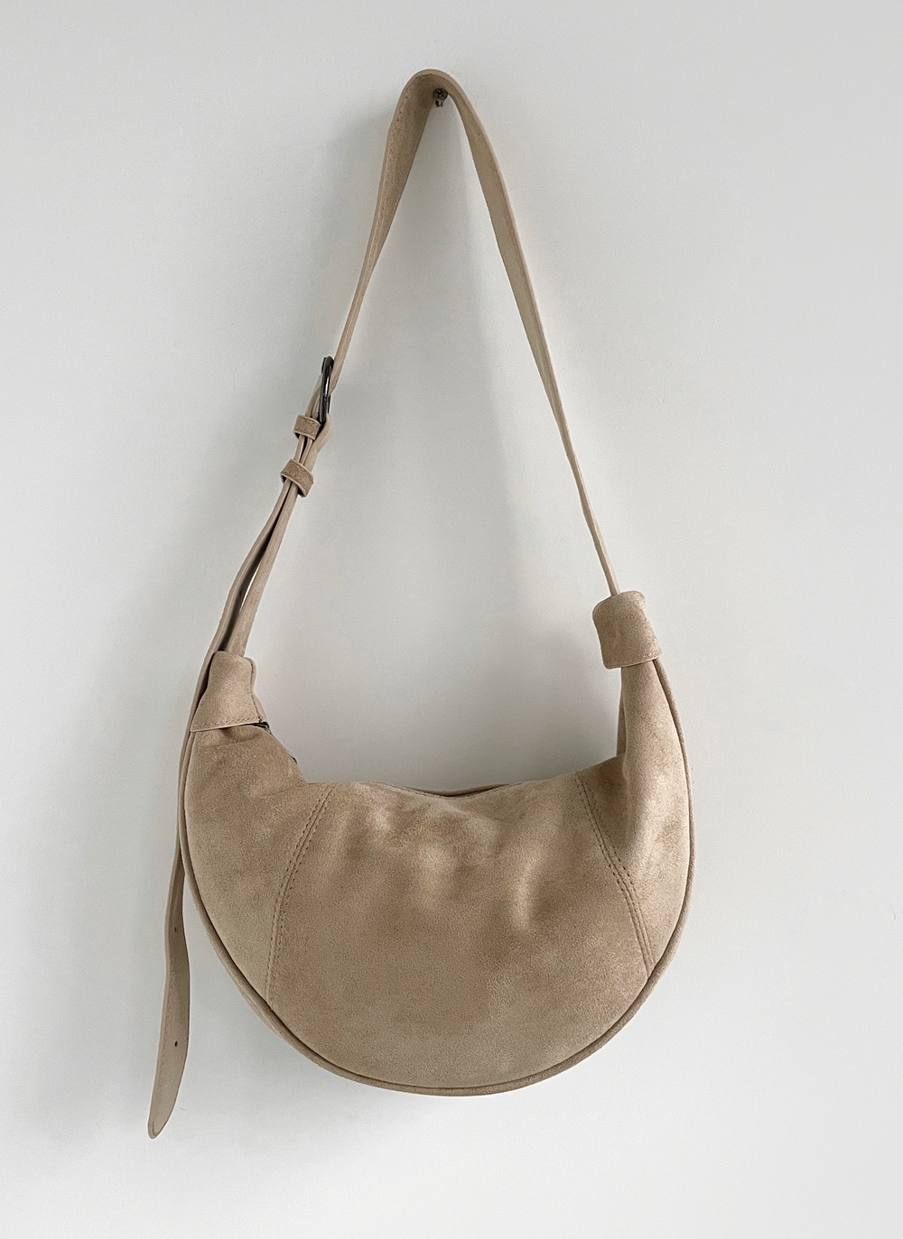 スエード調ハーフムーンショルダーバッグ | DHOLIC | 詳細画像25