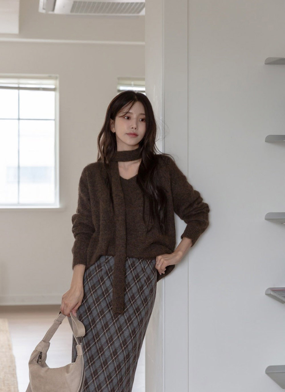 スエード調ハーフムーンショルダーバッグ | DHOLIC | 詳細画像12