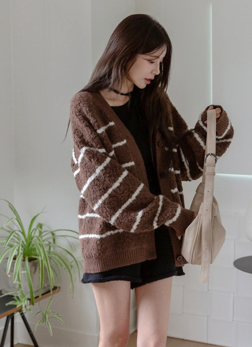 スエード調ハーフムーンショルダーバッグ | DHOLIC | 詳細画像18