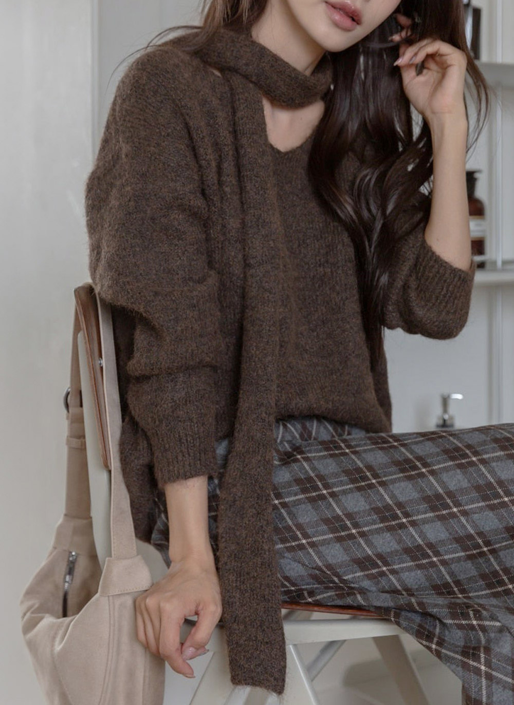 ストラップ付Vネックルーズドロップショルダーニット