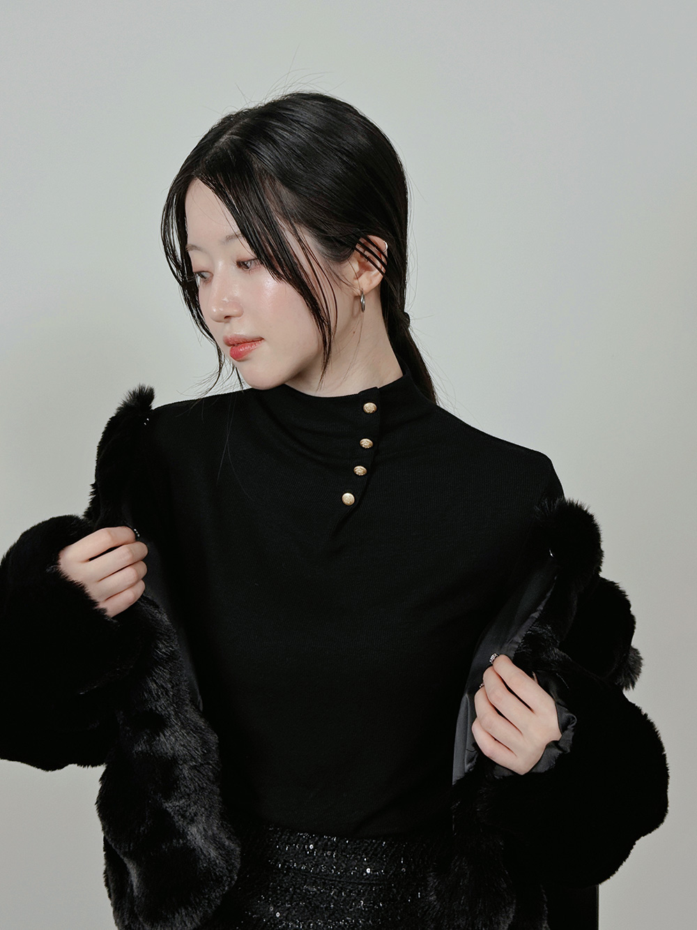 ハイネックゴールドボタンニット | 詳細画像2