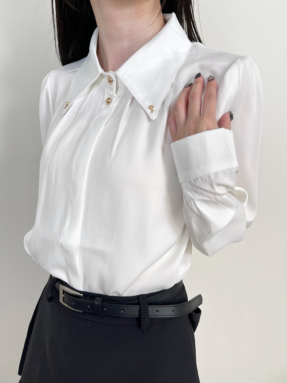 サテンボタンブラウス | 詳細画像2
