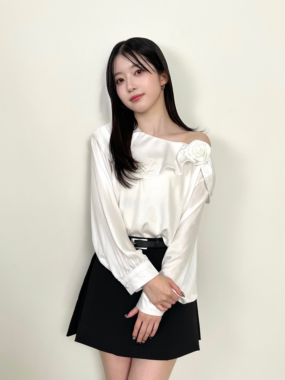 サテンラウンドネックオールシーズンブラウス | 詳細画像3