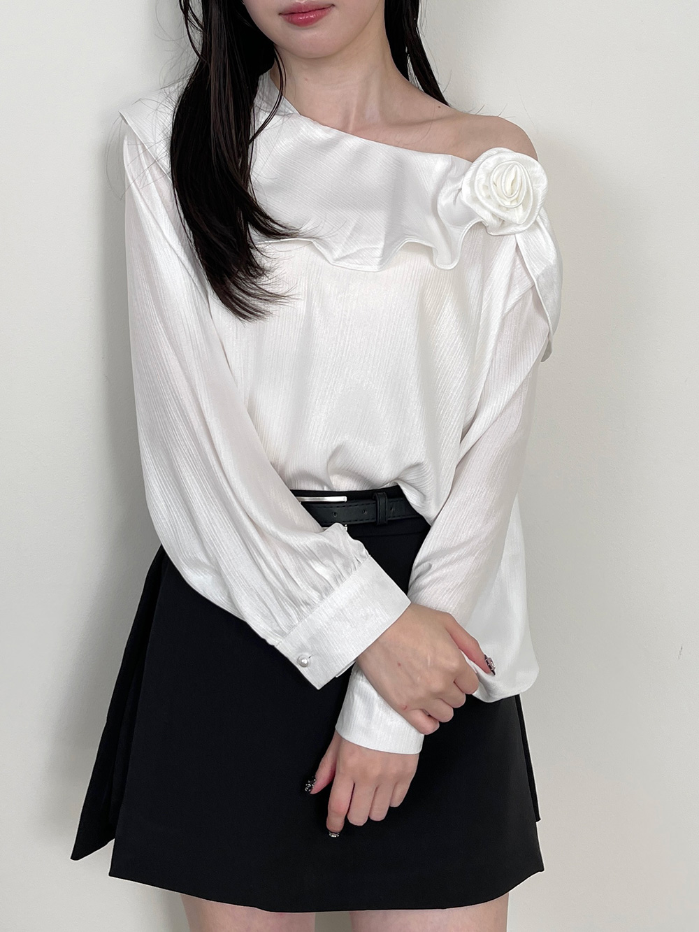 サテンラウンドネックオールシーズンブラウス | 詳細画像6