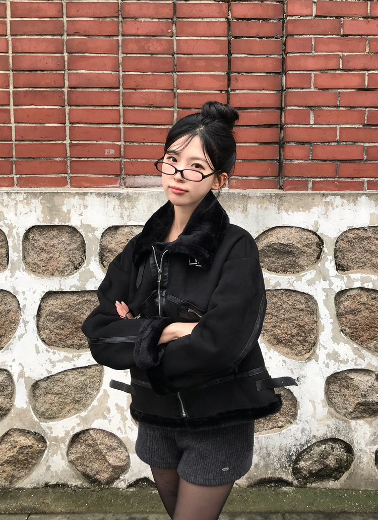 ファー裏地スエード調ジップアップハイネックバックルジャケット