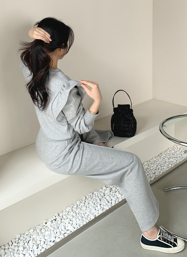 起毛裏地ウエストゴムワイドフリル長袖セットアップトレーニングパンツ