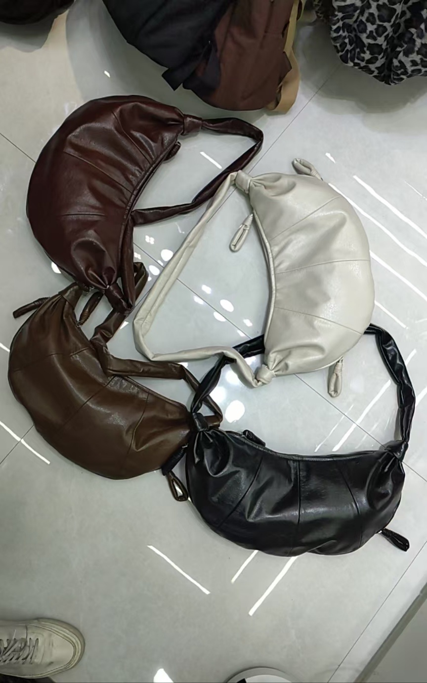 レザー調ショルダーバッグ | 詳細画像11