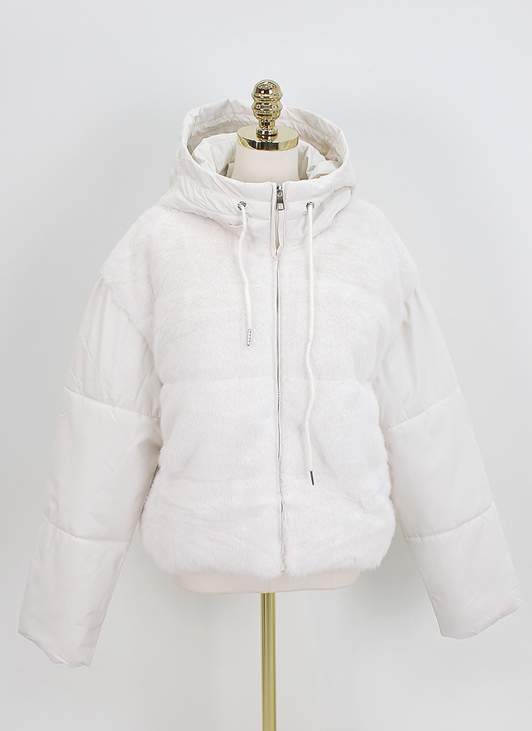 ドット柄キルティングアノラック　ホワイト ケーブルニット風 ダウンジャケット ドット柄キルティングアノラック ホワイト ケーブルニット風 ダウン