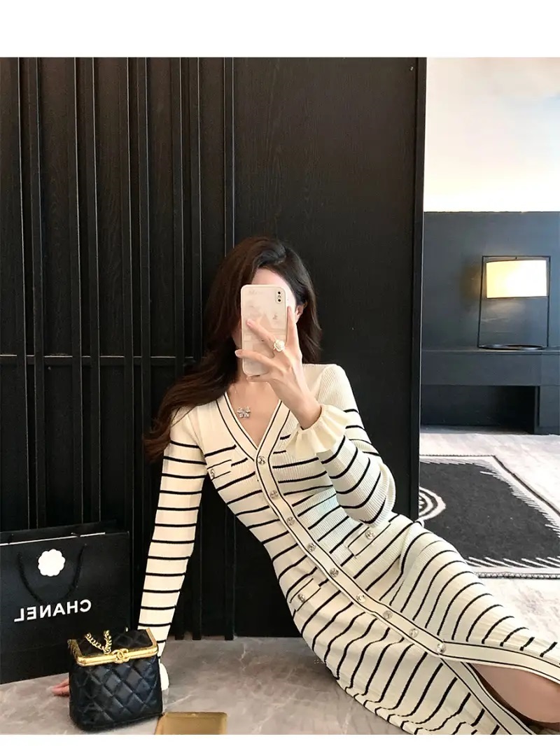 Vネックフリルスリムロングワンピース | 詳細画像2