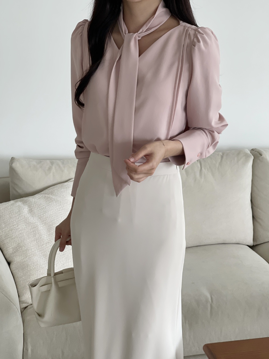 ボタンVネックピンタック長袖スカーフネックブラウス | 詳細画像4