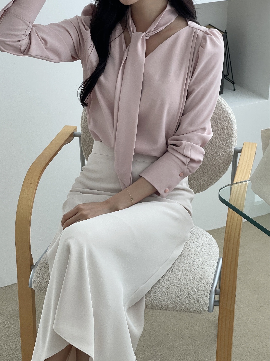 ボタンVネックピンタック長袖スカーフネックブラウス | 詳細画像6