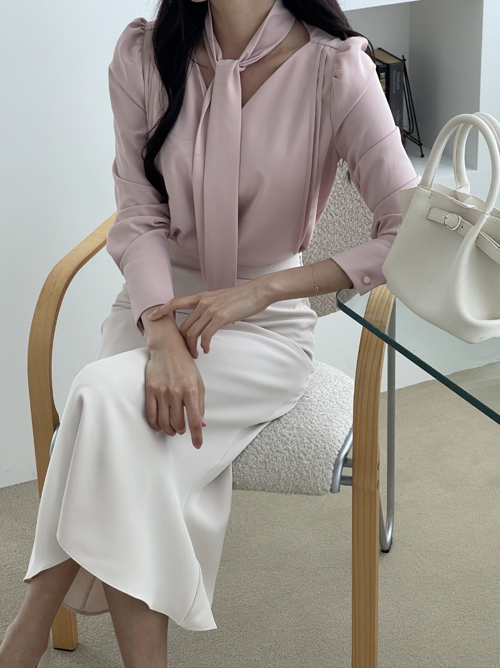 ボタンVネックピンタック長袖スカーフネックブラウス | 詳細画像8