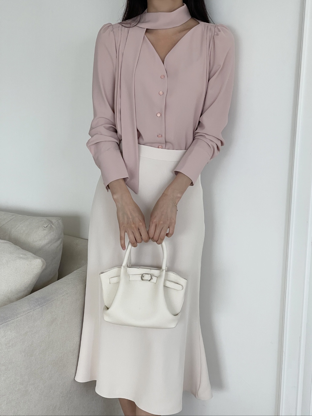 ボタンVネックピンタック長袖スカーフネックブラウス | 詳細画像12