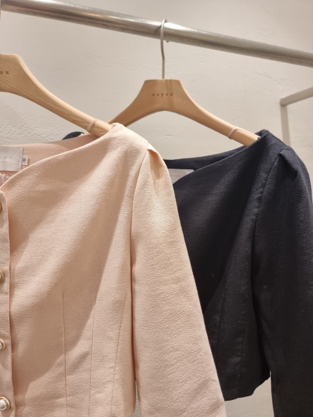 ハートネックパール調ボタンクロップド長袖ジャケット | 詳細画像18